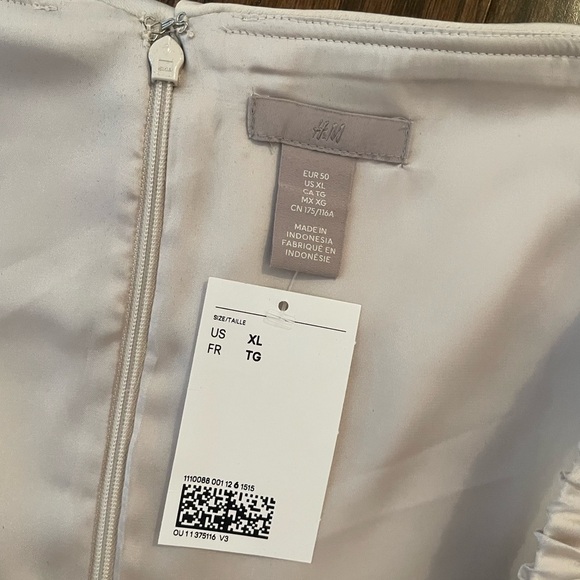 H&M peplum top - Picture 3 of 3